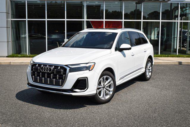 new 2025 Audi Q7 car, priced at $75,700