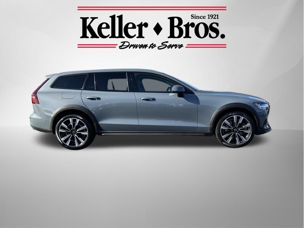 used 2022 Volvo V60 Cross Country car, priced at $33,591