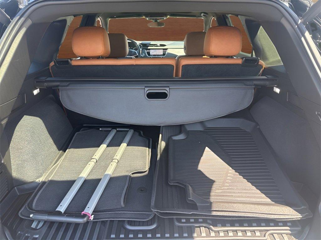 used 2023 Cadillac XT5 car, priced at $38,991