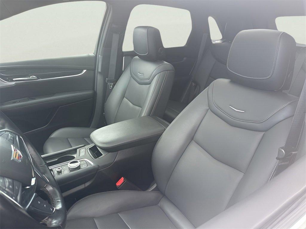 used 2022 Cadillac XT5 car, priced at $27,991