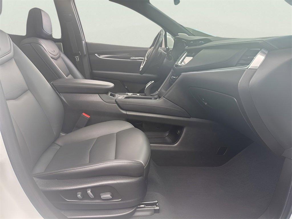 used 2022 Cadillac XT5 car, priced at $27,991