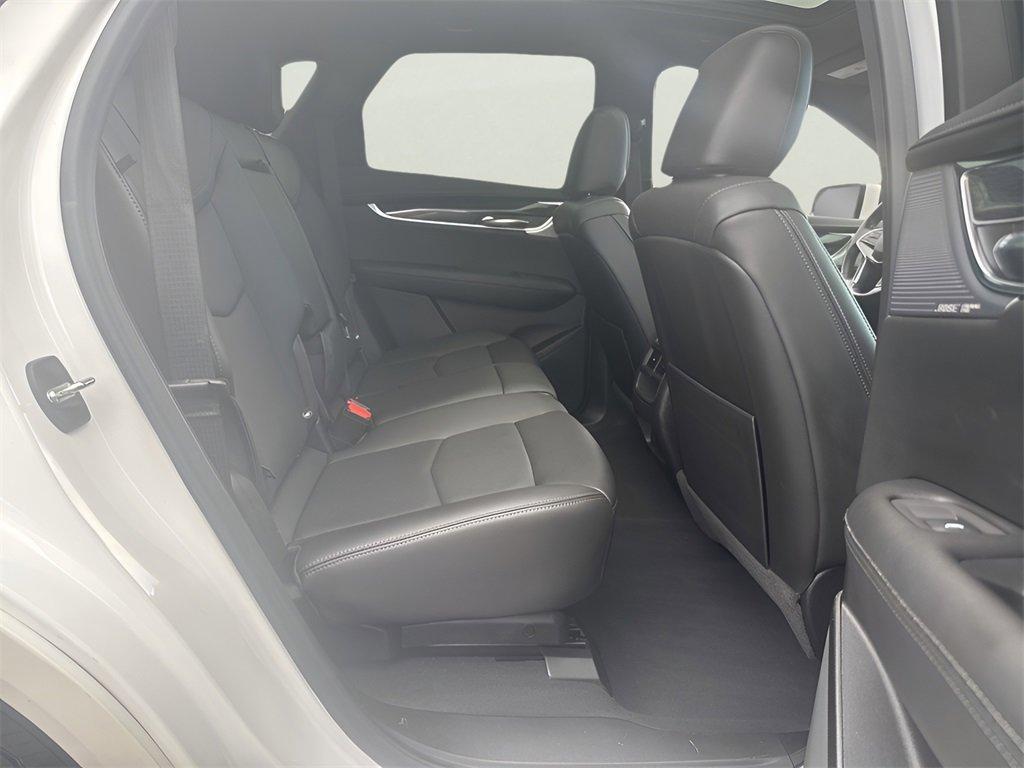 used 2022 Cadillac XT5 car, priced at $27,991