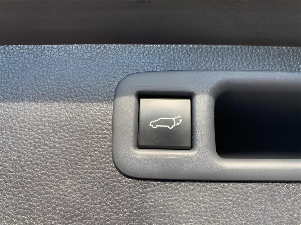 used 2021 Toyota Highlander Hybrid car, priced at $36,891