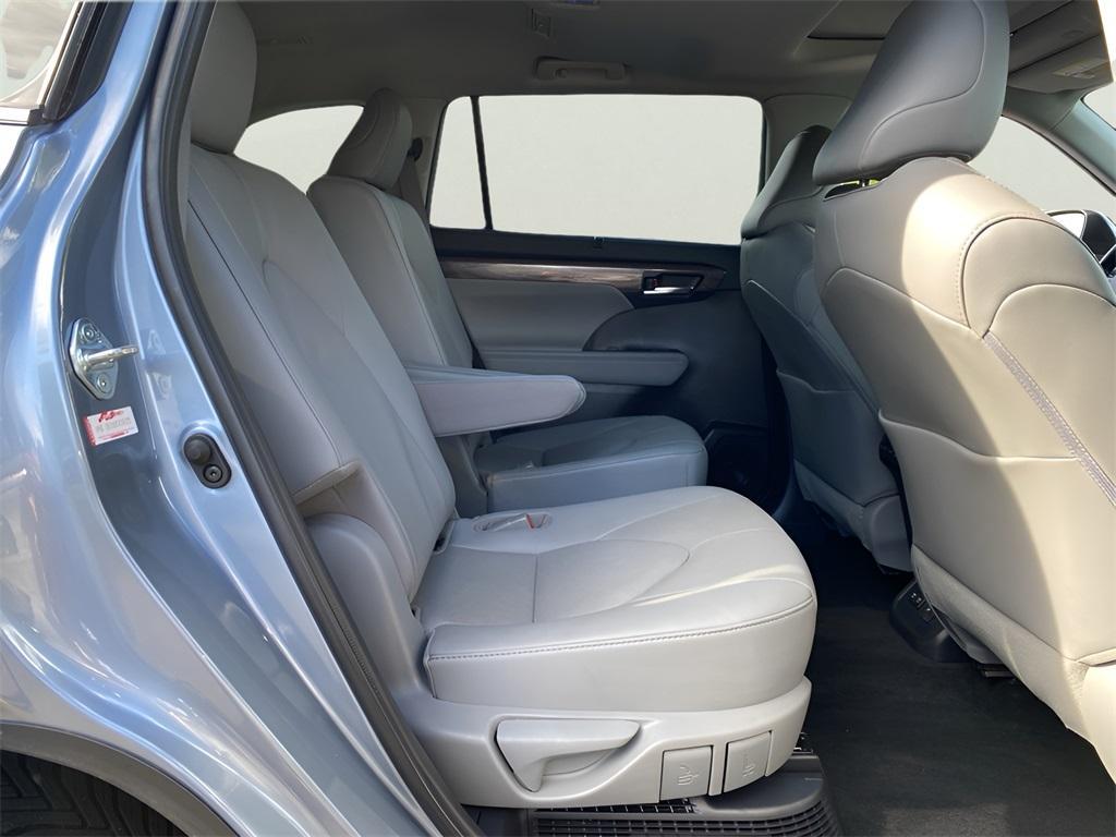 used 2021 Toyota Highlander Hybrid car, priced at $36,891