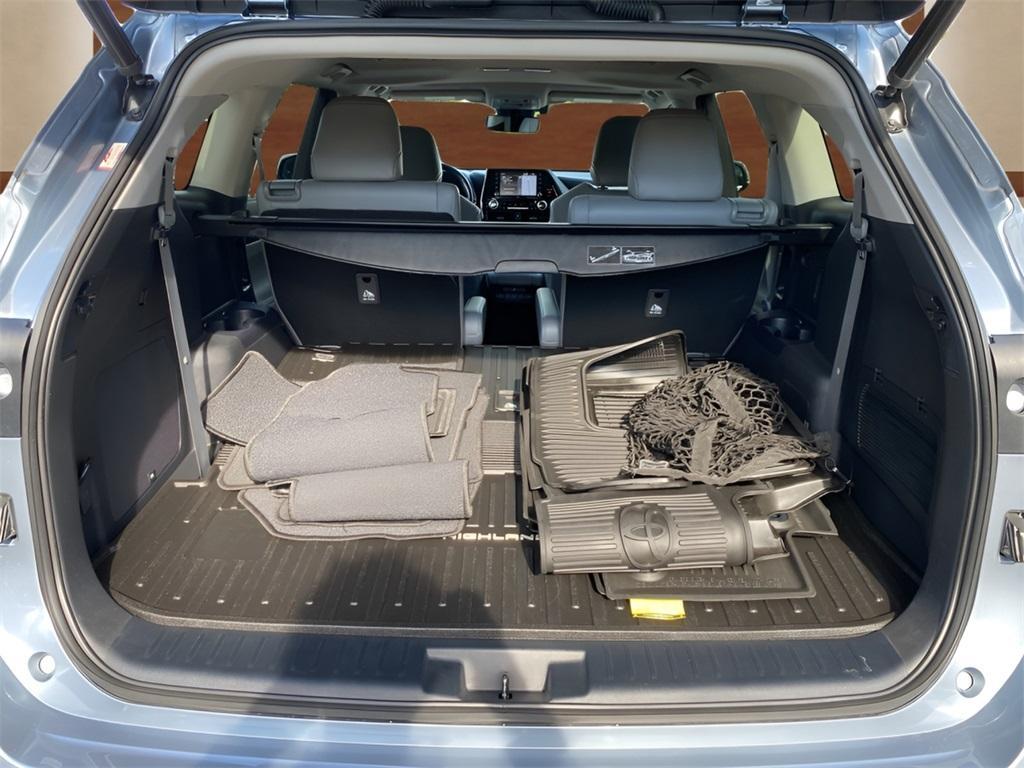 used 2021 Toyota Highlander Hybrid car, priced at $36,891