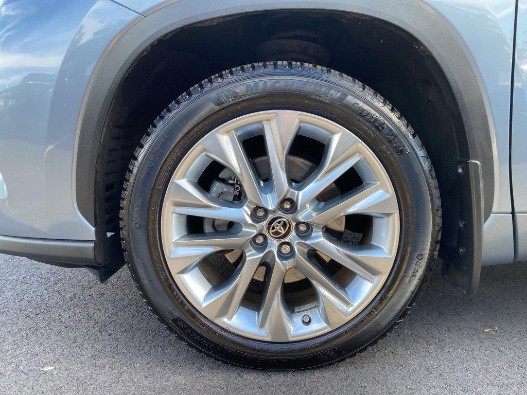 used 2021 Toyota Highlander Hybrid car, priced at $37,991