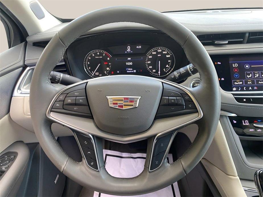 used 2020 Cadillac XT5 car, priced at $24,991