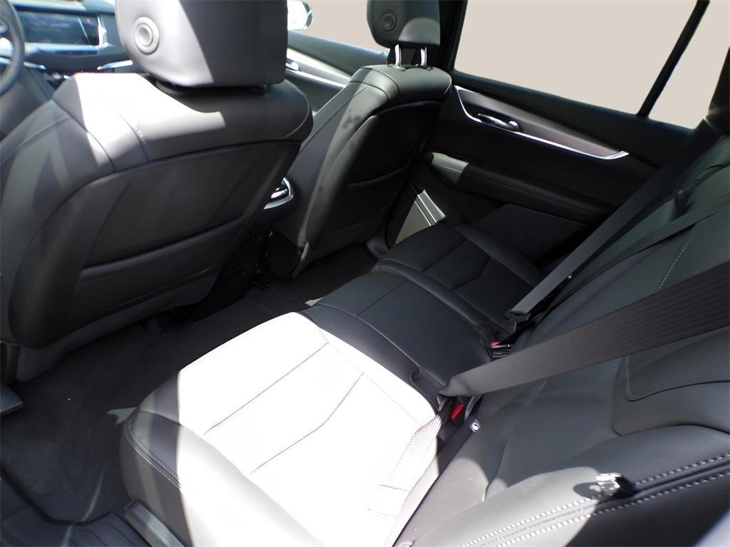 new 2025 Cadillac XT6 car, priced at $52,165