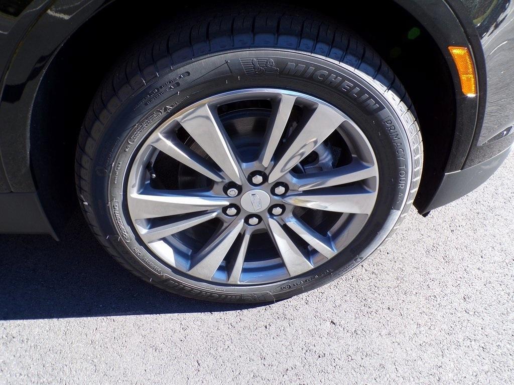 new 2025 Cadillac XT5 car, priced at $53,715