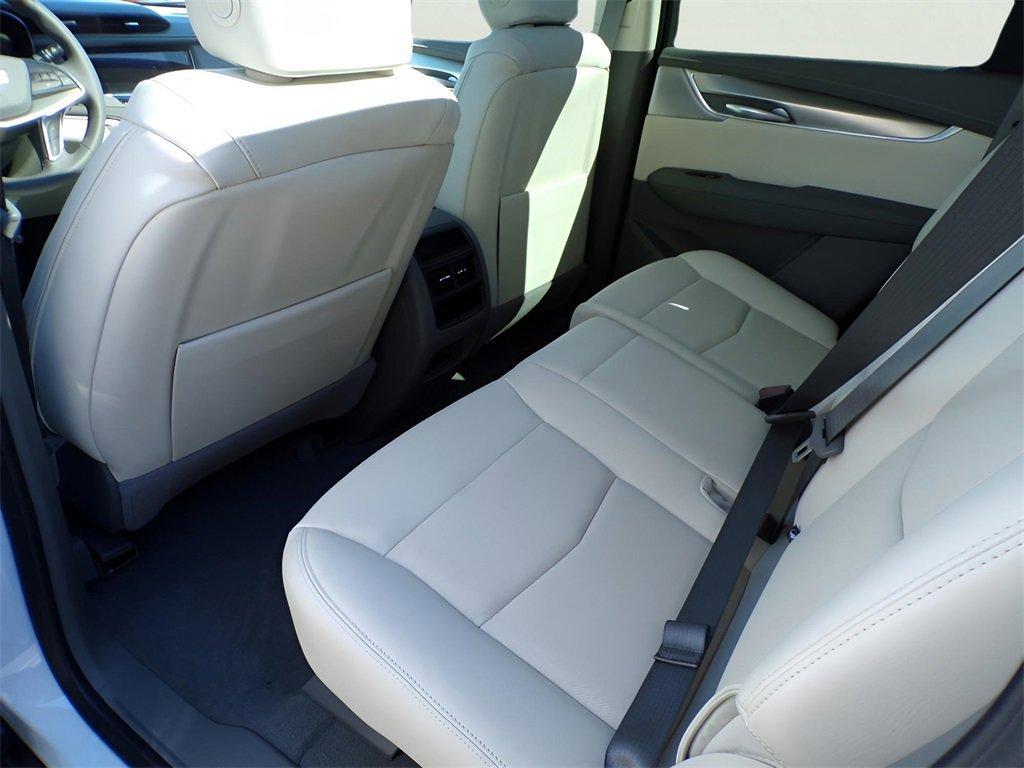 new 2025 Cadillac XT5 car, priced at $57,890