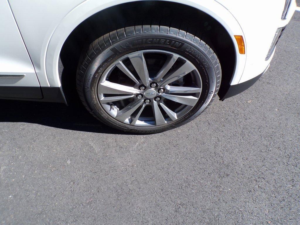 new 2025 Cadillac XT5 car, priced at $57,890