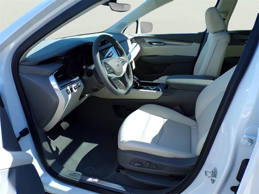 new 2025 Cadillac XT5 car, priced at $57,890