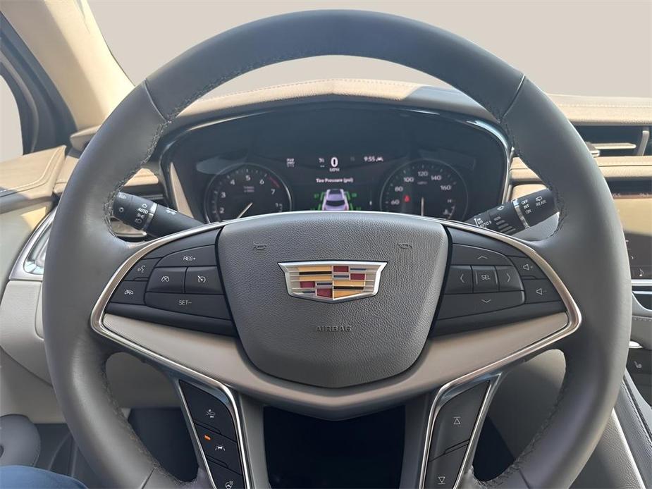 used 2021 Cadillac XT5 car, priced at $36,991