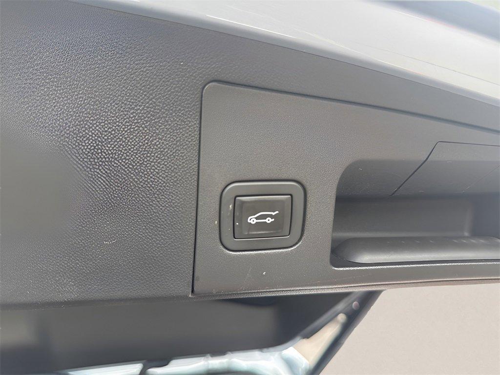 used 2017 Cadillac XT5 car, priced at $21,991