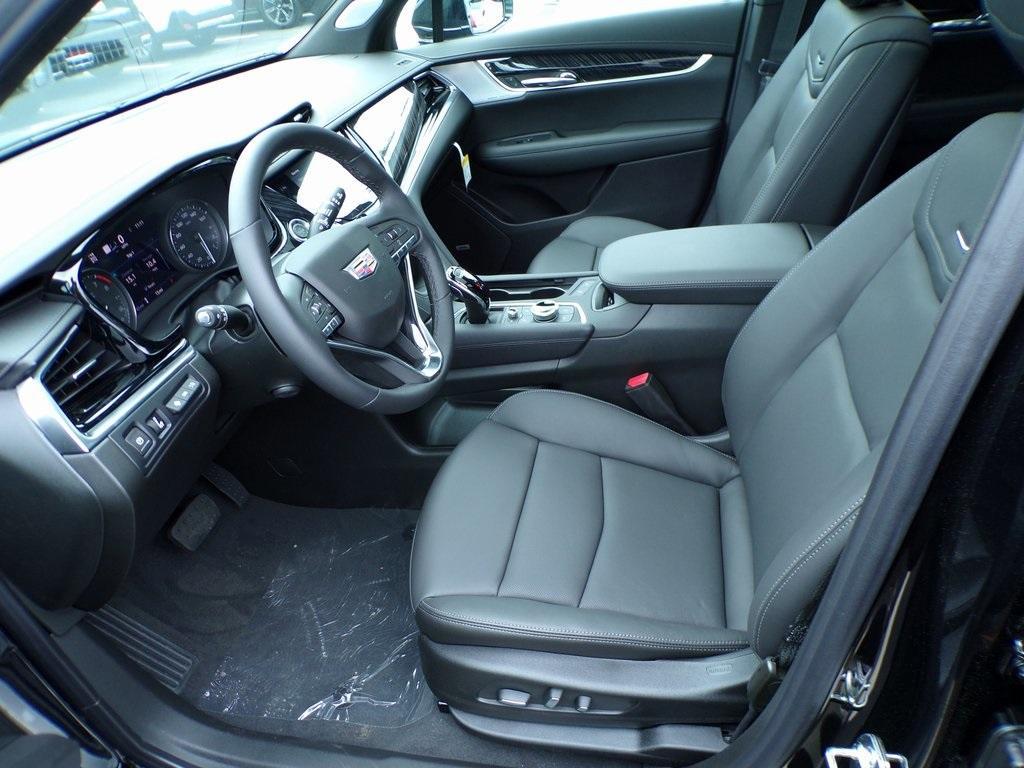 new 2025 Cadillac XT6 car, priced at $62,215