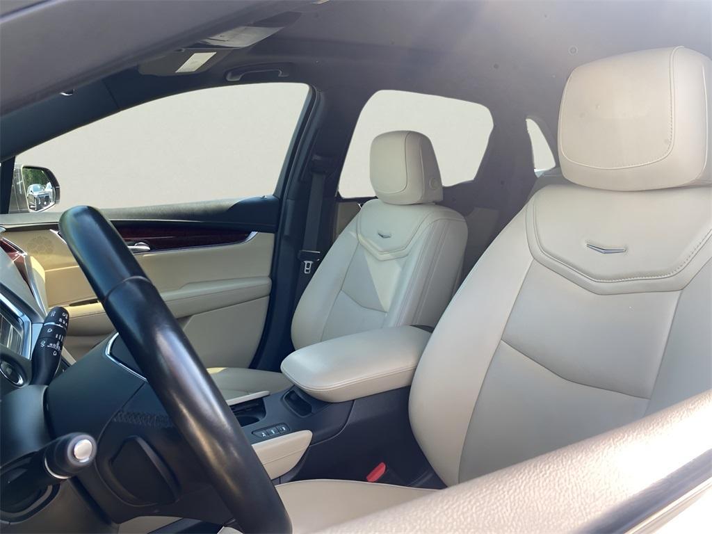 used 2019 Cadillac XT5 car, priced at $25,991