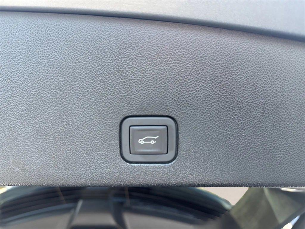 used 2025 Cadillac XT6 car, priced at $59,991