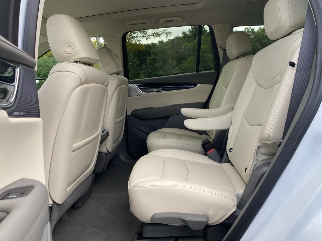 used 2024 Cadillac XT6 car, priced at $50,991
