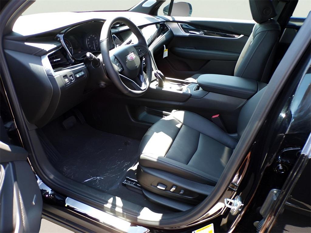 new 2025 Cadillac XT6 car, priced at $62,215