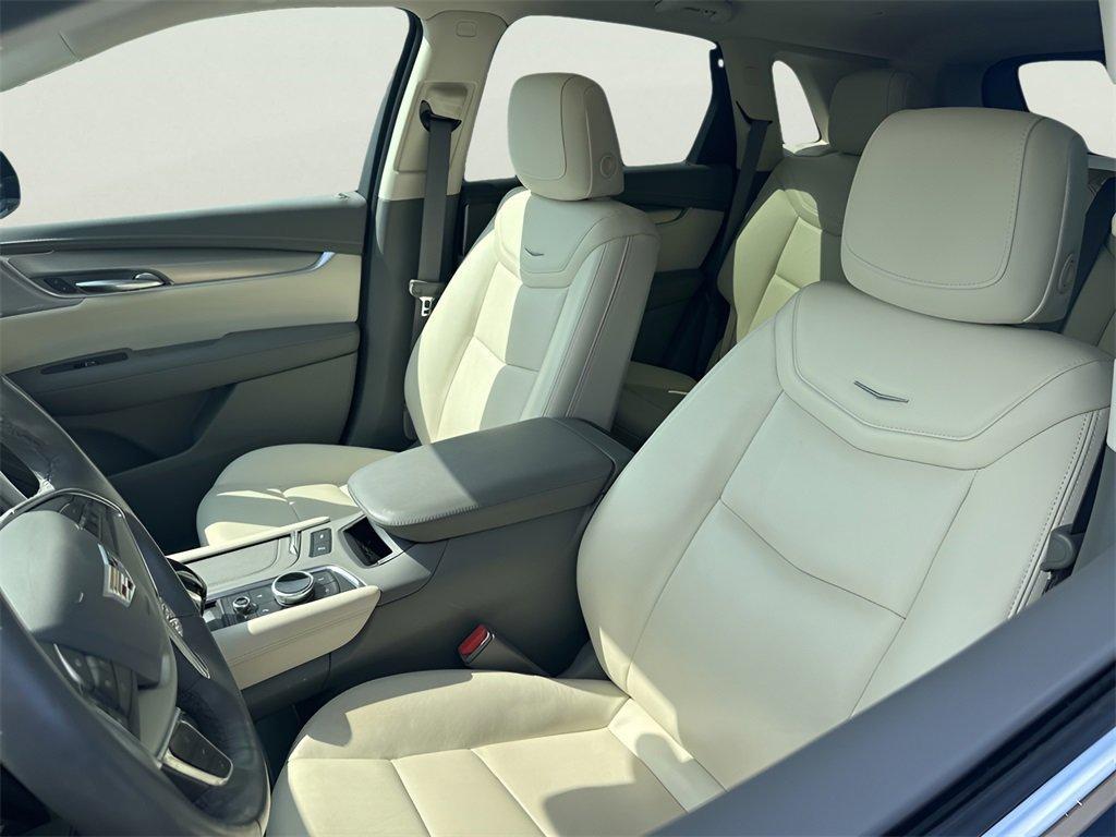 used 2022 Cadillac XT5 car, priced at $34,991