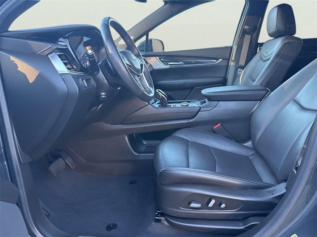 used 2022 Cadillac XT5 car, priced at $33,991