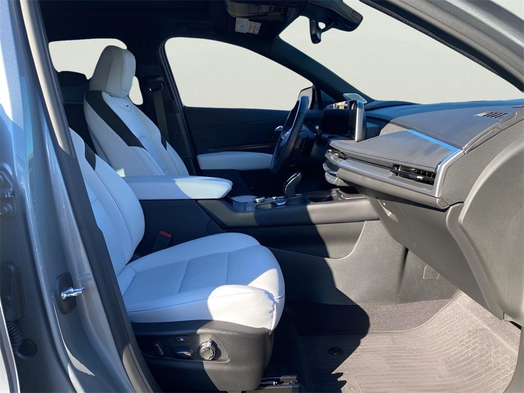 used 2024 Cadillac XT4 car, priced at $44,991