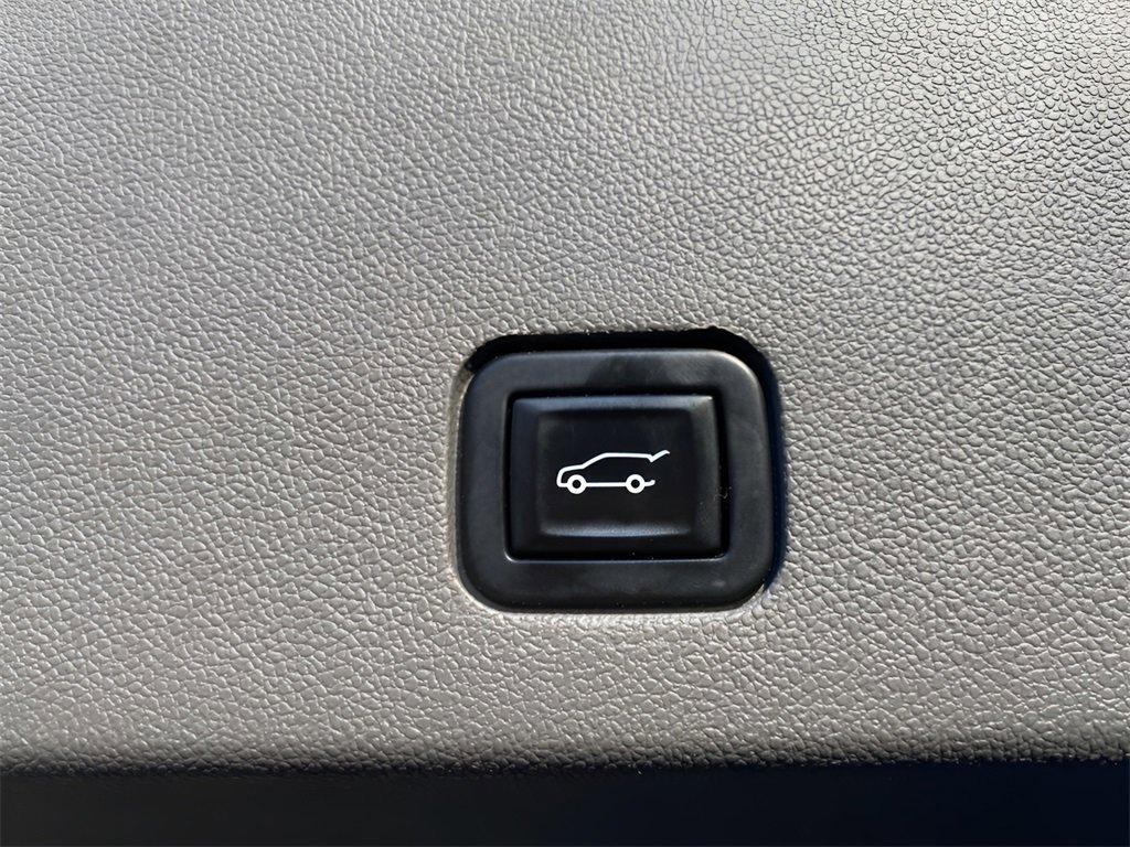 used 2021 Cadillac XT6 car, priced at $29,991