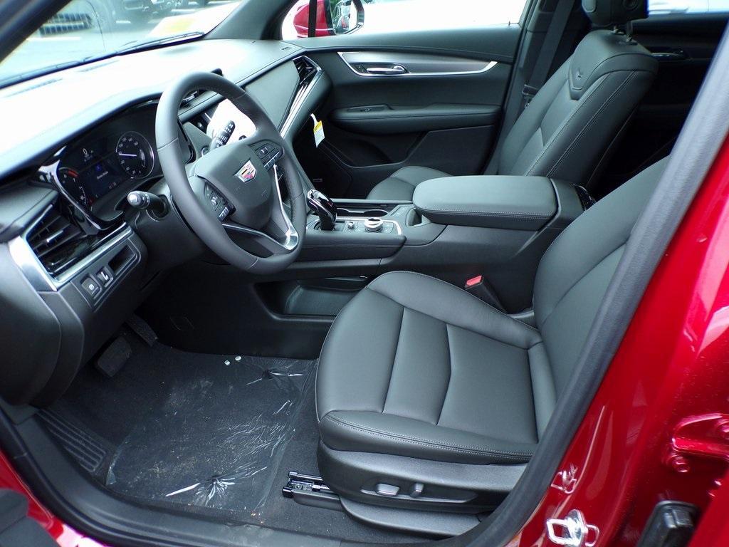new 2025 Cadillac XT6 car, priced at $52,165