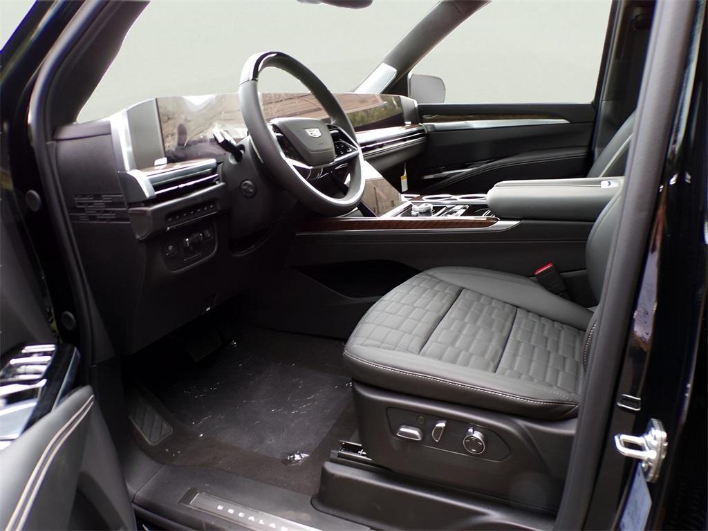 new 2025 Cadillac Escalade ESV car, priced at $131,020