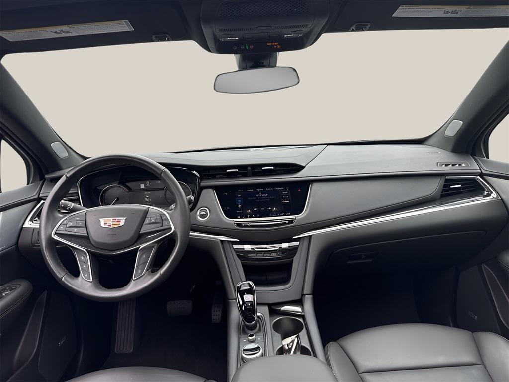 used 2022 Cadillac XT5 car, priced at $37,991