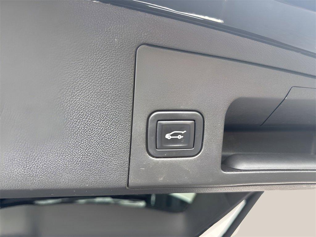 used 2022 Cadillac XT5 car, priced at $37,991