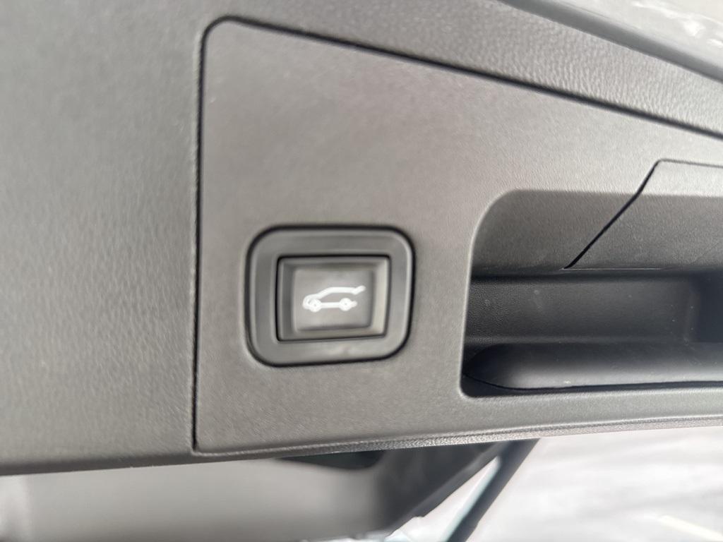 used 2020 Cadillac XT5 car, priced at $23,991