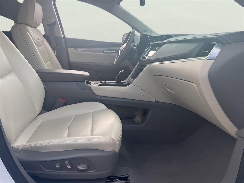 used 2022 Cadillac XT5 car, priced at $37,991