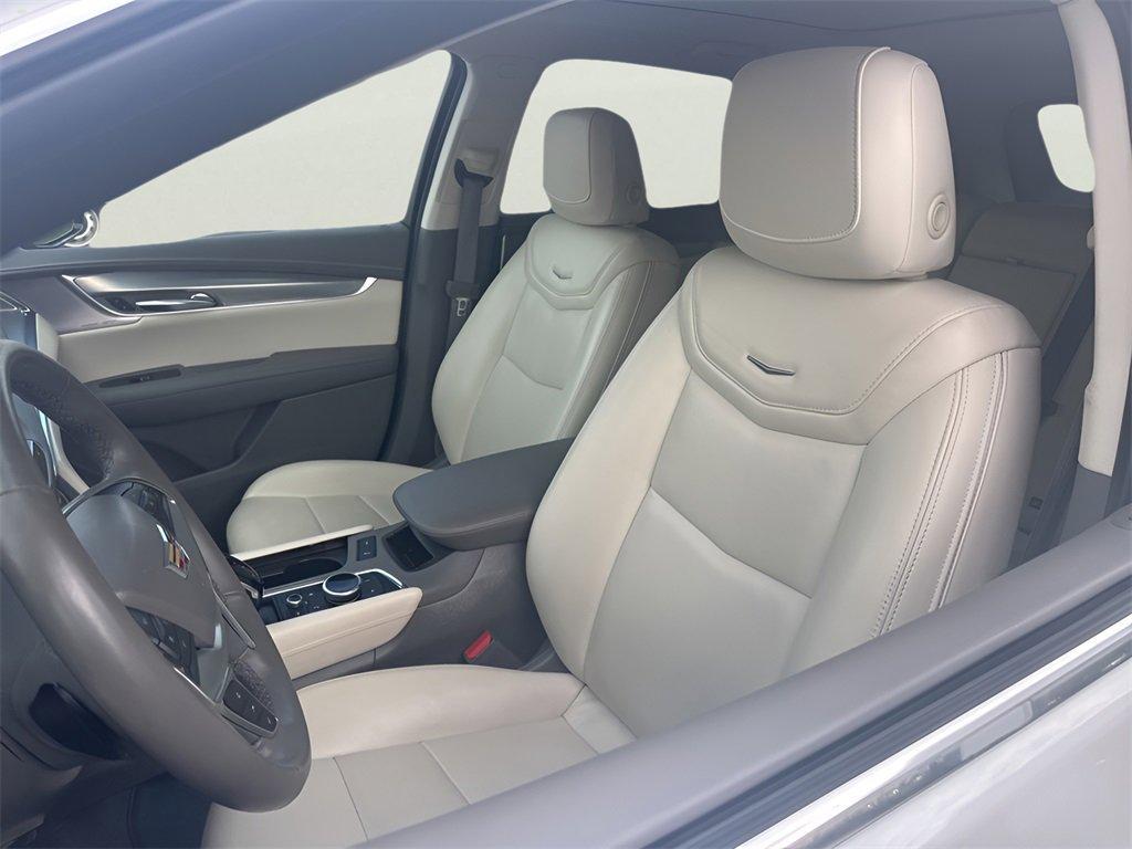 used 2022 Cadillac XT5 car, priced at $37,991