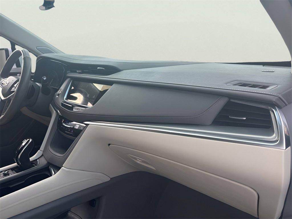 used 2022 Cadillac XT5 car, priced at $37,991