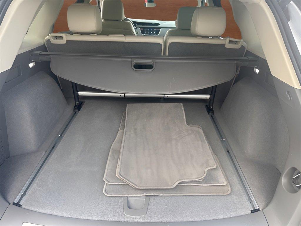 used 2022 Cadillac XT5 car, priced at $37,991