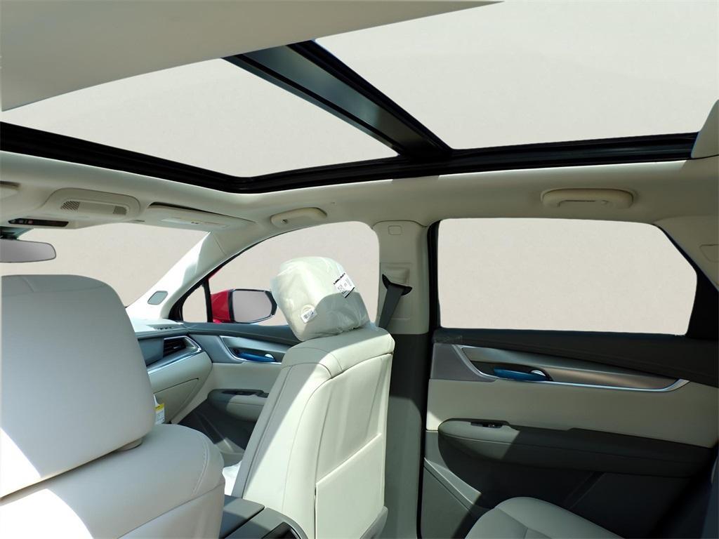 new 2025 Cadillac XT5 car, priced at $54,315