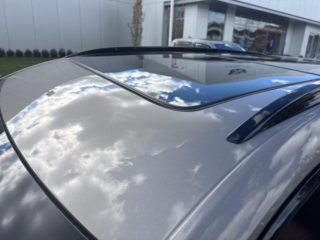 used 2022 Cadillac XT5 car, priced at $39,991