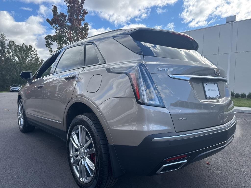 used 2022 Cadillac XT5 car, priced at $39,991