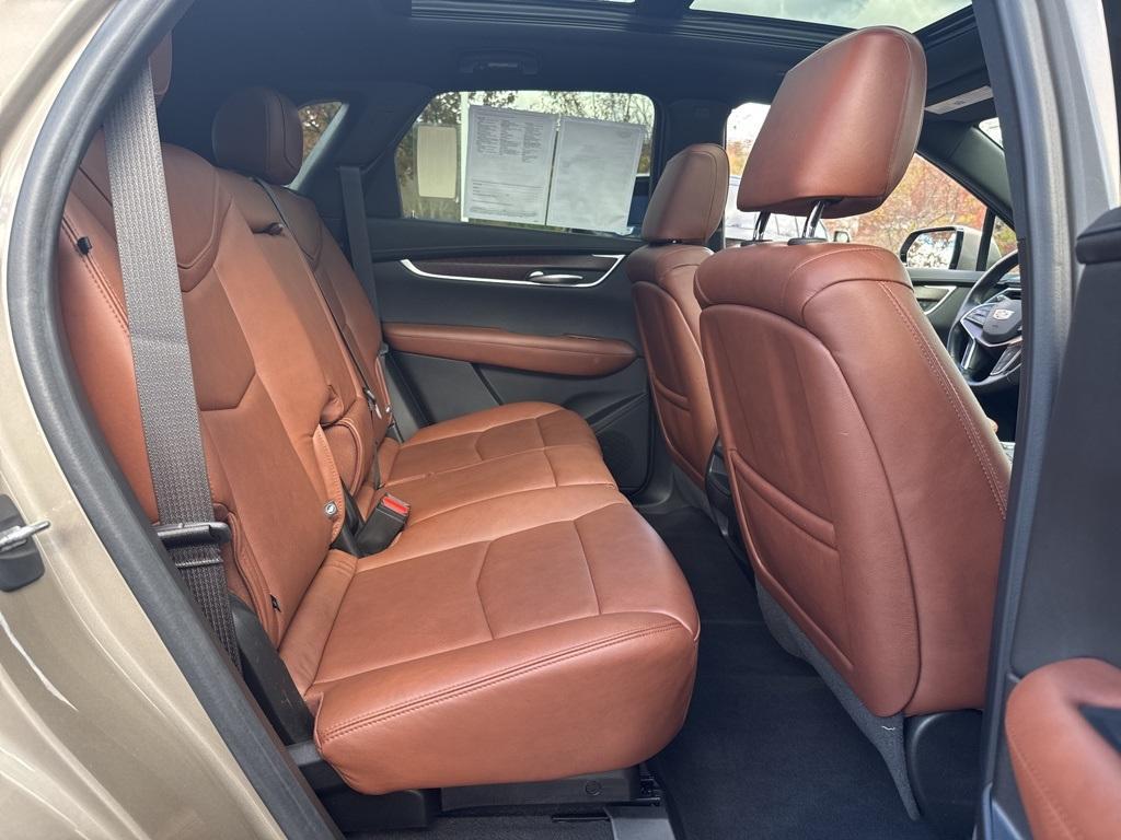 used 2022 Cadillac XT5 car, priced at $39,991
