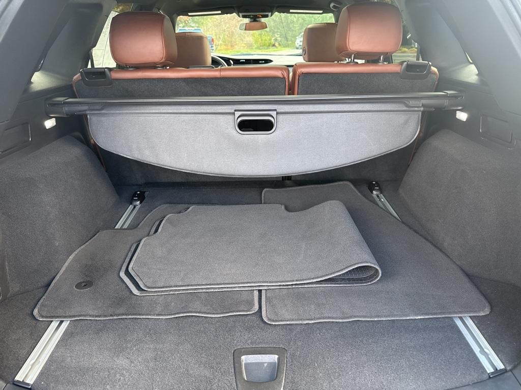 used 2022 Cadillac XT5 car, priced at $39,991