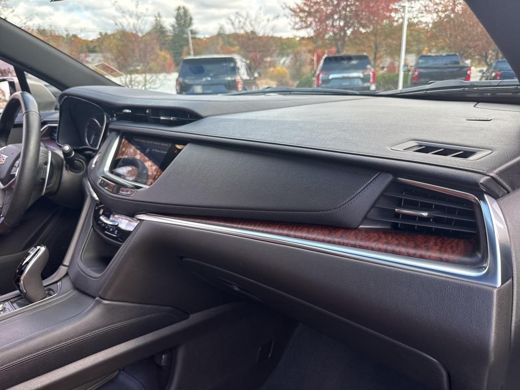 used 2022 Cadillac XT5 car, priced at $39,991