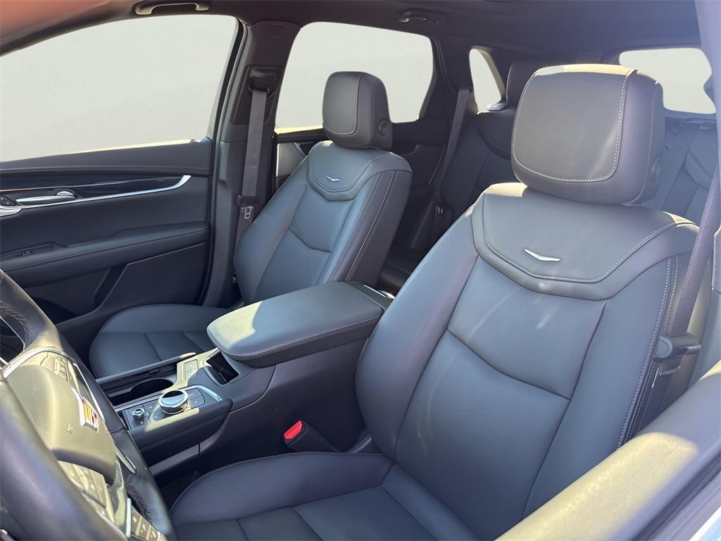 used 2025 Cadillac XT5 car, priced at $48,991