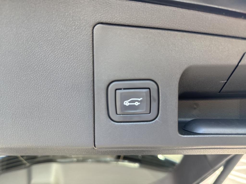 used 2025 Cadillac XT5 car, priced at $48,991