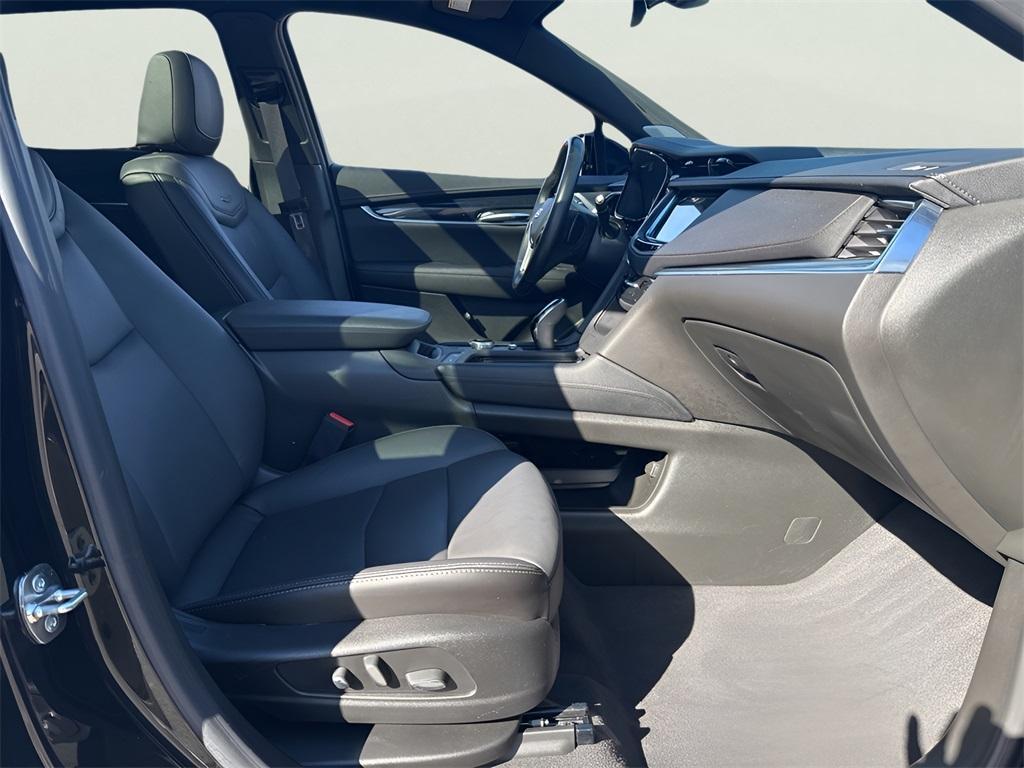 used 2025 Cadillac XT5 car, priced at $48,991