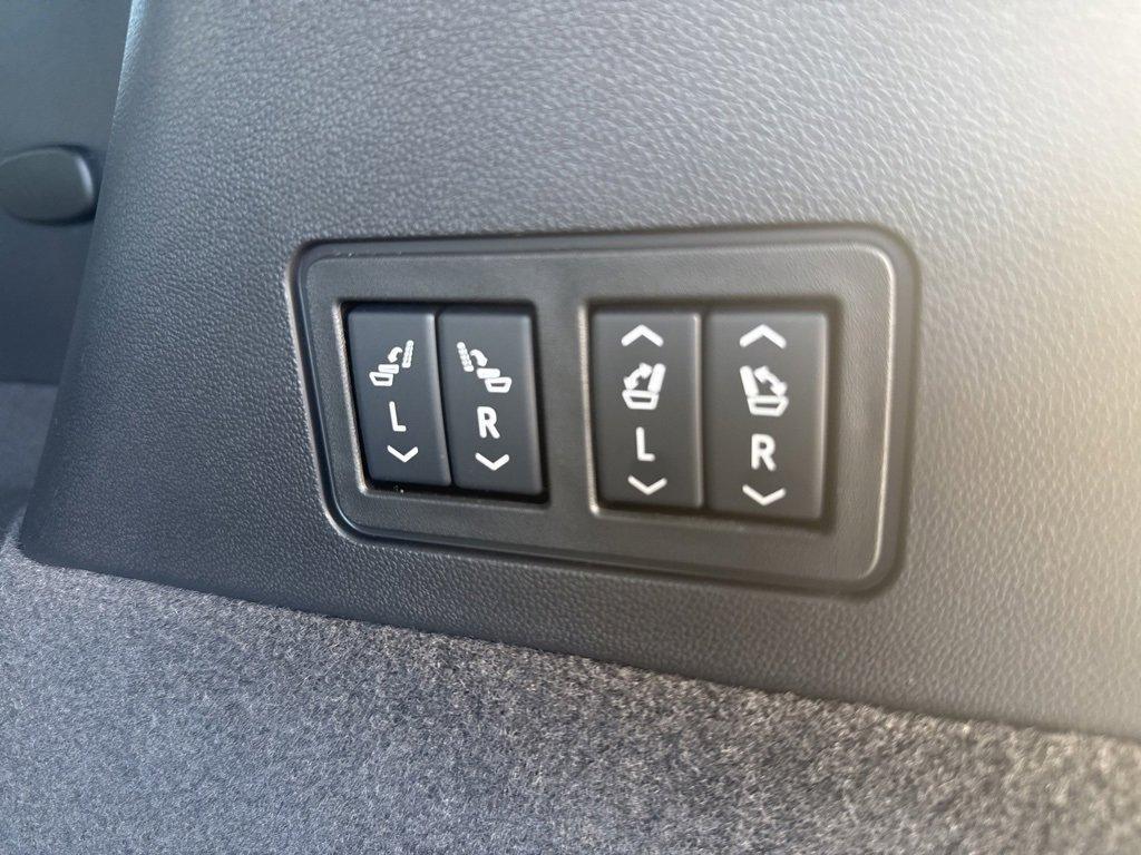 used 2025 Cadillac XT6 car, priced at $59,991