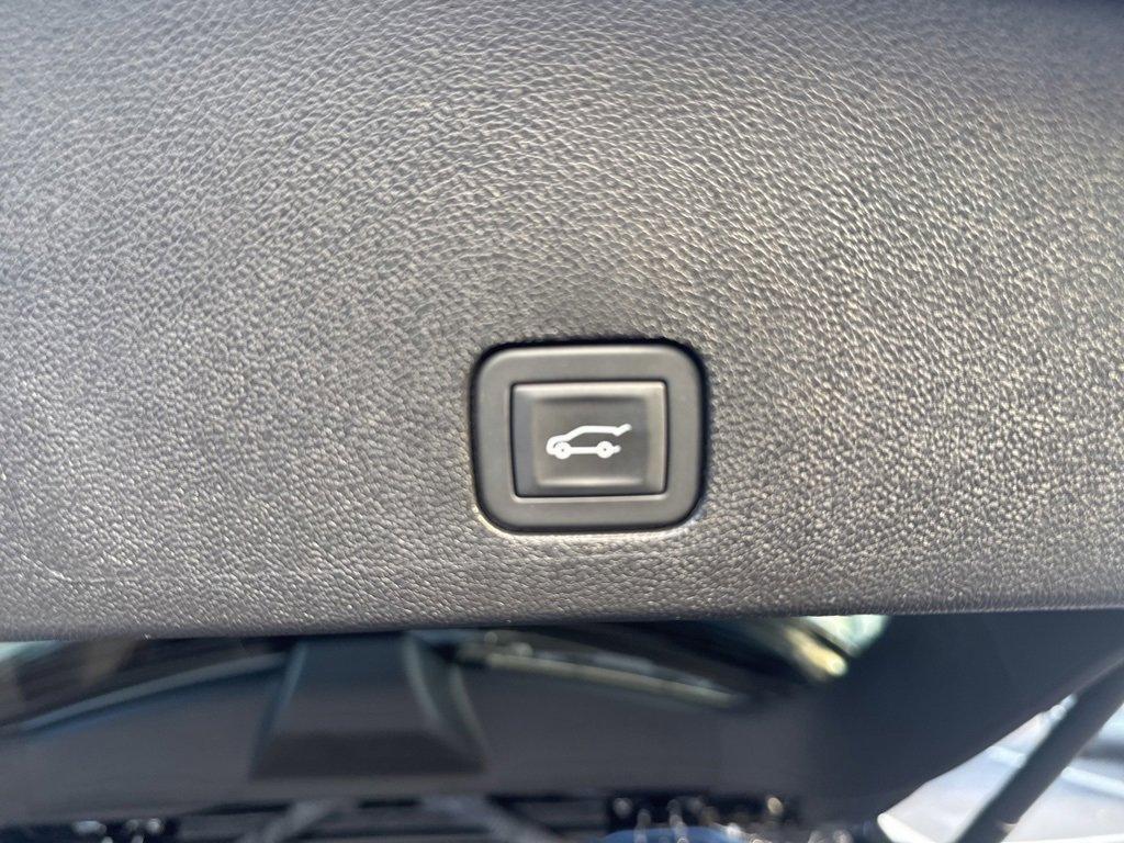 used 2025 Cadillac XT6 car, priced at $59,991