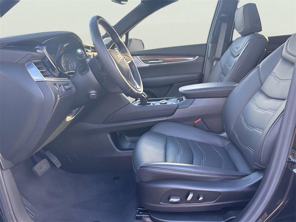 used 2025 Cadillac XT6 car, priced at $59,991
