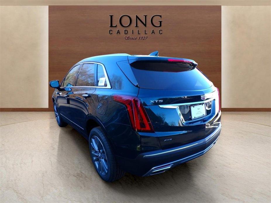 new 2025 Cadillac XT5 car, priced at $58,190