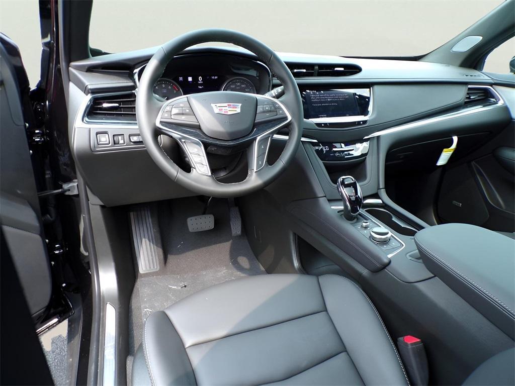 new 2025 Cadillac XT5 car, priced at $53,990